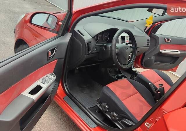 Хендай Гетц 2008 у Кам'янське (Дніпродзержинськ) на Automoto.ua Червоний Хендай Гетц, об'ємом двигуна 1.4 л та пробігом 169 тис. км за 3850 $, фото 20 на Automoto.ua