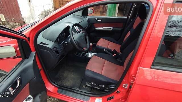 Красный Хендай Гетц, объемом двигателя 1.4 л и пробегом 141 тыс. км за 5500 $, фото 4 на Automoto.ua