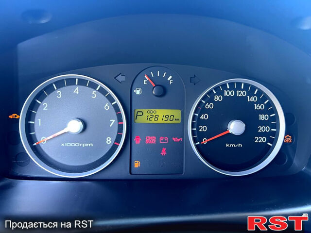 Красный Хендай Гетц, объемом двигателя 1.4 л и пробегом 128 тыс. км за 5150 $, фото 9 на Automoto.ua