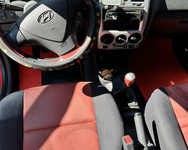 Красный Хендай Гетц, объемом двигателя 1.4 л и пробегом 31 тыс. км за 5900 $, фото 4 на Automoto.ua