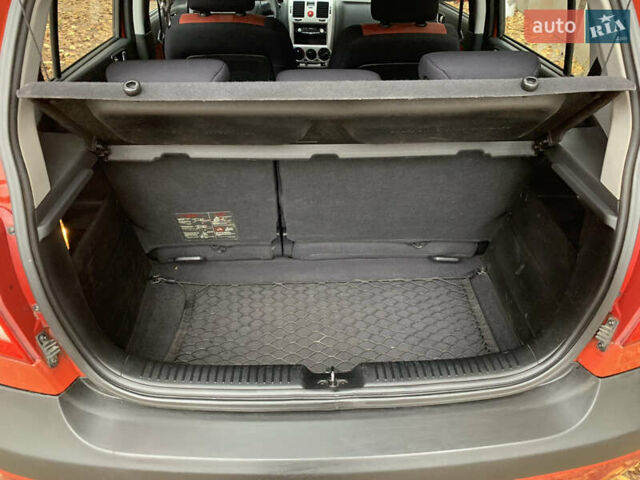 Красный Хендай Гетц, объемом двигателя 1.4 л и пробегом 170 тыс. км за 4500 $, фото 11 на Automoto.ua