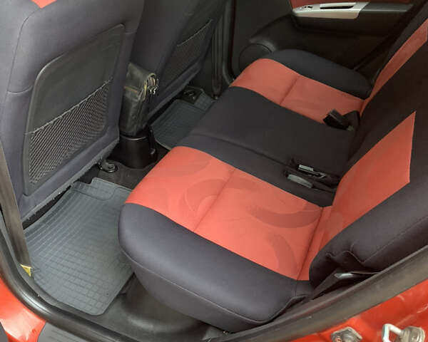 Красный Хендай Гетц, объемом двигателя 1.4 л и пробегом 170 тыс. км за 4500 $, фото 6 на Automoto.ua