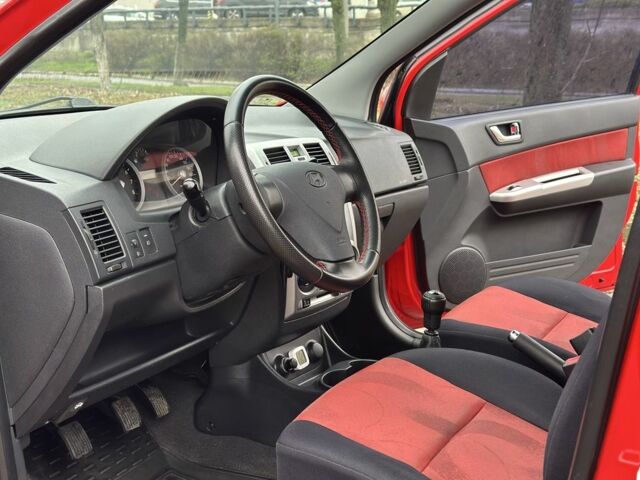 Красный Хендай Гетц, объемом двигателя 1.4 л и пробегом 149 тыс. км за 4900 $, фото 6 на Automoto.ua