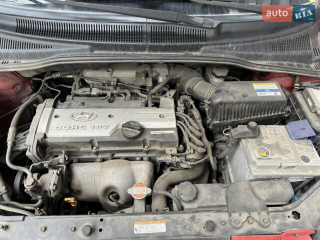 Червоний Хендай Гетц, об'ємом двигуна 1.4 л та пробігом 106 тис. км за 5200 $, фото 3 на Automoto.ua