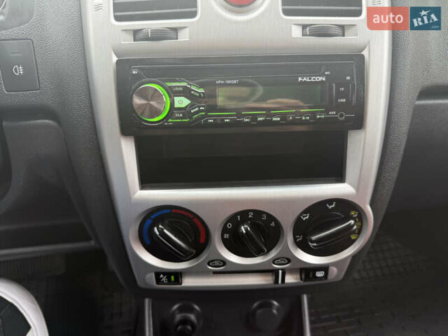 Хендай Гетц 2008 в Виннице на Automoto.ua Красный Хендай Гетц, объемом двигателя 1.4 л и пробегом 122 тыс. км за 5850 $, фото 26 на Automoto.ua