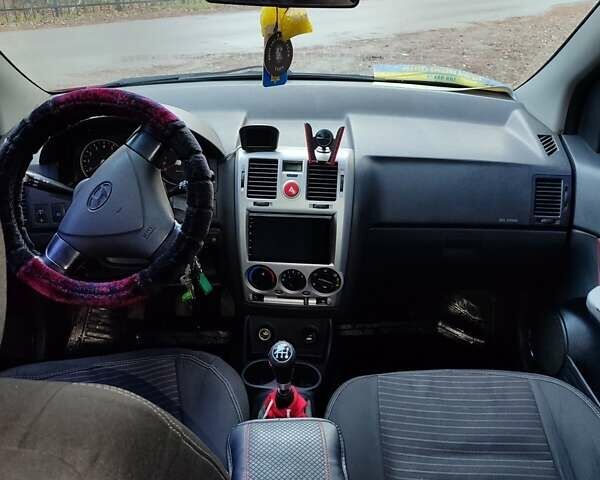 Красный Хендай Гетц, объемом двигателя 1.4 л и пробегом 315 тыс. км за 4300 $, фото 1 на Automoto.ua