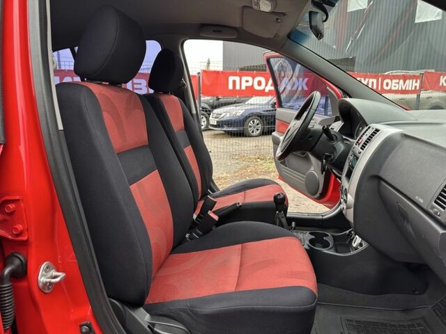 Красный Хендай Гетц, объемом двигателя 1.4 л и пробегом 149 тыс. км за 4900 $, фото 11 на Automoto.ua