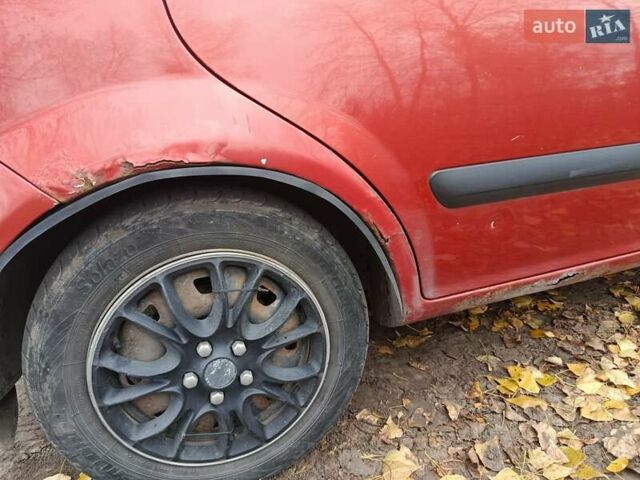 Красный Хендай Гетц, объемом двигателя 1.4 л и пробегом 290 тыс. км за 3000 $, фото 11 на Automoto.ua