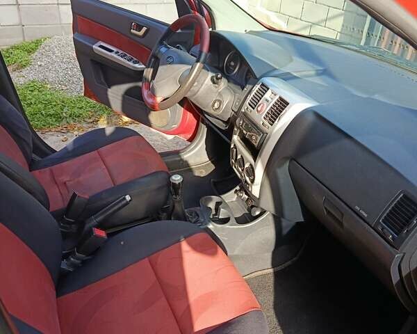 Красный Хендай Гетц, объемом двигателя 1.4 л и пробегом 290 тыс. км за 3000 $, фото 17 на Automoto.ua