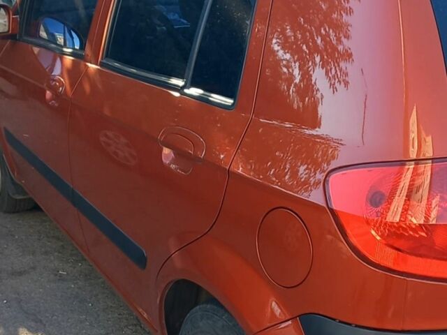 Красный Хендай Гетц, объемом двигателя 1.4 л и пробегом 170 тыс. км за 6138 $, фото 4 на Automoto.ua