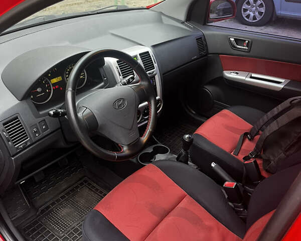 Червоний Хендай Гетц, об'ємом двигуна 1.4 л та пробігом 219 тис. км за 4500 $, фото 6 на Automoto.ua