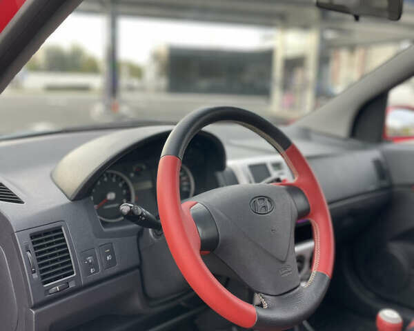 Червоний Хендай Гетц, об'ємом двигуна 1.6 л та пробігом 137 тис. км за 5200 $, фото 5 на Automoto.ua
