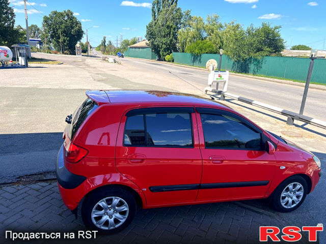 Красный Хендай Гетц, объемом двигателя 1.4 л и пробегом 128 тыс. км за 5150 $, фото 2 на Automoto.ua