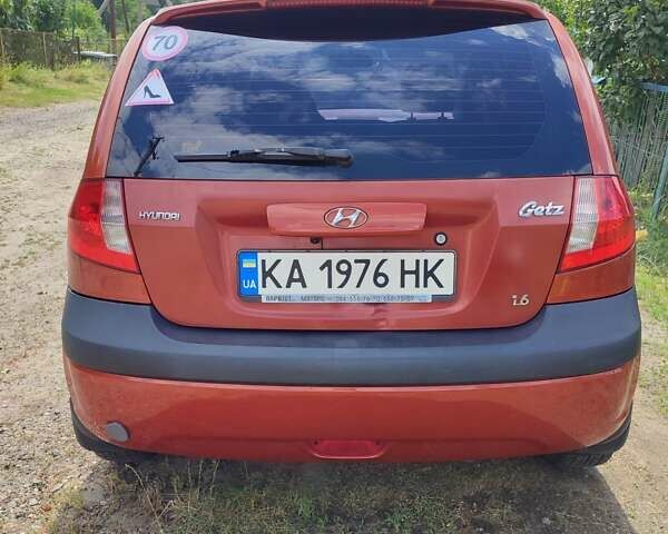 Красный Хендай Гетц, объемом двигателя 1.6 л и пробегом 156 тыс. км за 5500 $, фото 2 на Automoto.ua