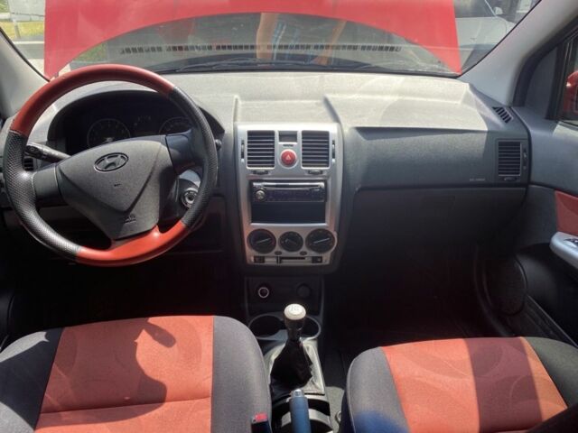 Красный Хендай Гетц, объемом двигателя 1.4 л и пробегом 283 тыс. км за 3500 $, фото 2 на Automoto.ua