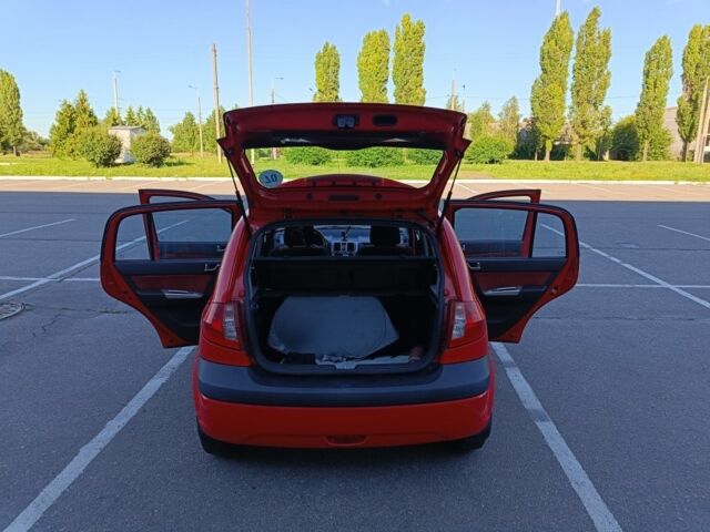 Красный Хендай Гетц, объемом двигателя 1.4 л и пробегом 276 тыс. км за 4888 $, фото 4 на Automoto.ua