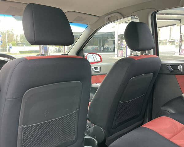 Червоний Хендай Гетц, об'ємом двигуна 1.6 л та пробігом 137 тис. км за 5200 $, фото 9 на Automoto.ua