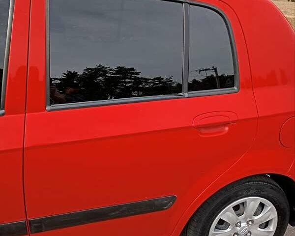 Красный Хендай Гетц, объемом двигателя 1.6 л и пробегом 109 тыс. км за 6000 $, фото 3 на Automoto.ua