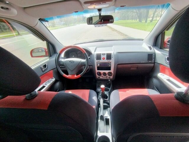 Красный Хендай Гетц, объемом двигателя 1.4 л и пробегом 140 тыс. км за 4700 $, фото 4 на Automoto.ua