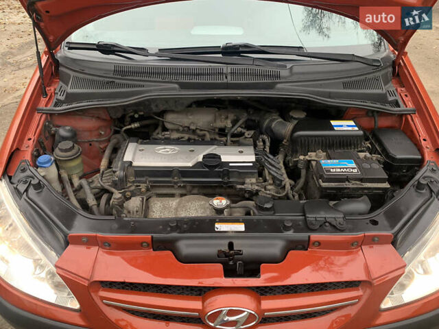 Красный Хендай Гетц, объемом двигателя 1.4 л и пробегом 170 тыс. км за 4500 $, фото 12 на Automoto.ua