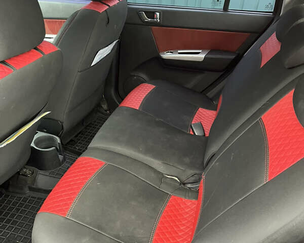 Красный Хендай Гетц, объемом двигателя 1.4 л и пробегом 191 тыс. км за 3000 $, фото 6 на Automoto.ua