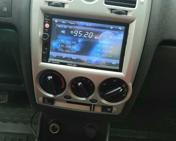 Червоний Хендай Гетц, об'ємом двигуна 1.4 л та пробігом 111 тис. км за 5200 $, фото 10 на Automoto.ua