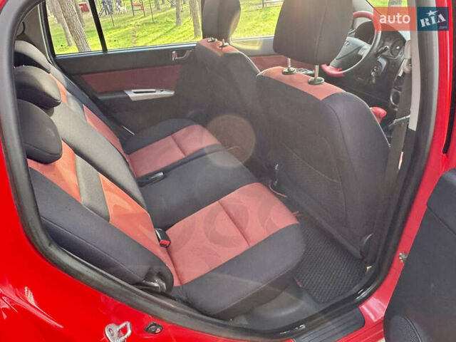 Красный Хендай Гетц, объемом двигателя 1.6 л и пробегом 147 тыс. км за 5999 $, фото 44 на Automoto.ua