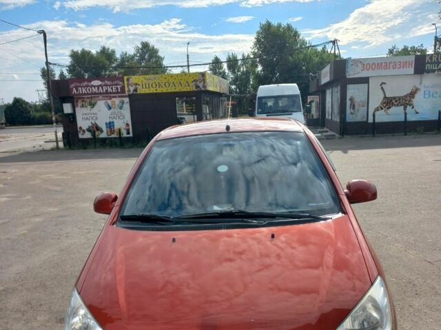 Красный Хендай Гетц, объемом двигателя 1.4 л и пробегом 170 тыс. км за 6138 $, фото 5 на Automoto.ua