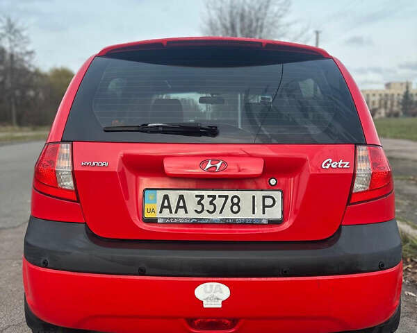 Красный Хендай Гетц, объемом двигателя 1.4 л и пробегом 30 тыс. км за 7100 $, фото 4 на Automoto.ua