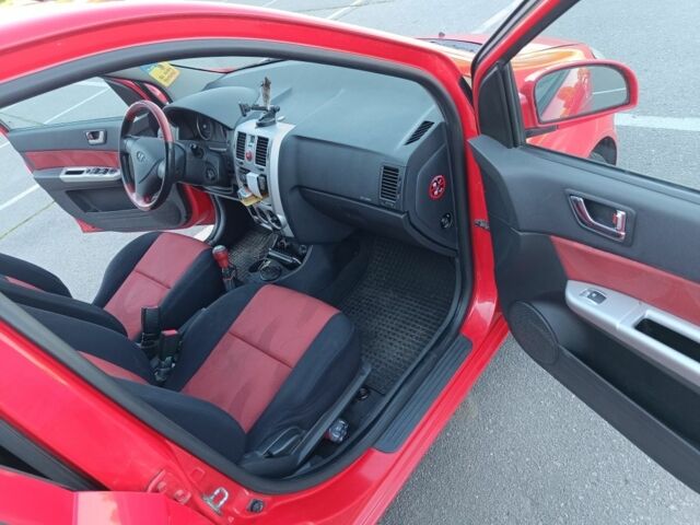 Красный Хендай Гетц, объемом двигателя 1.4 л и пробегом 276 тыс. км за 4888 $, фото 5 на Automoto.ua