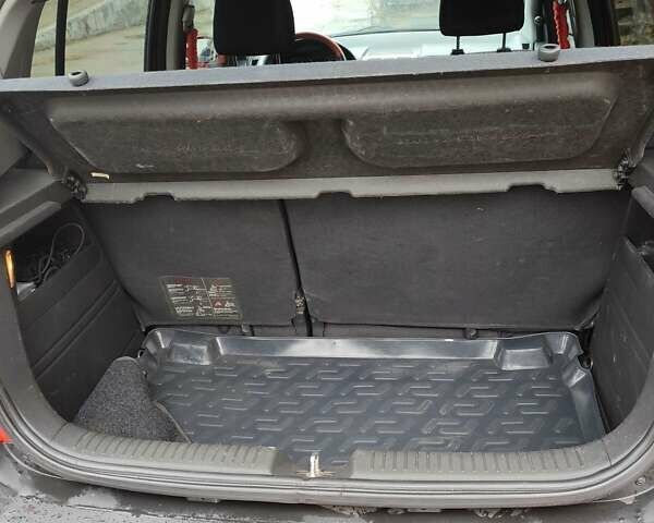 Червоний Хендай Гетц, об'ємом двигуна 1.4 л та пробігом 111 тис. км за 5200 $, фото 9 на Automoto.ua