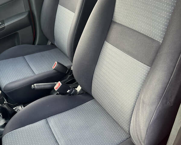 Червоний Хендай Гетц, об'ємом двигуна 1.09 л та пробігом 174 тис. км за 3900 $, фото 19 на Automoto.ua