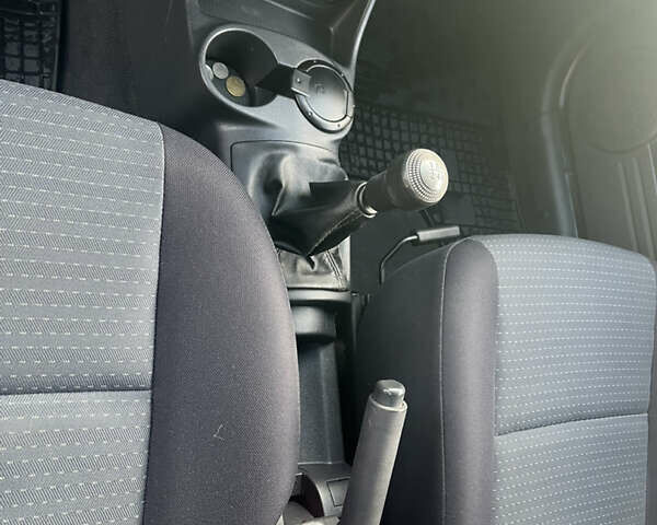 Червоний Хендай Гетц, об'ємом двигуна 1.09 л та пробігом 174 тис. км за 3900 $, фото 20 на Automoto.ua