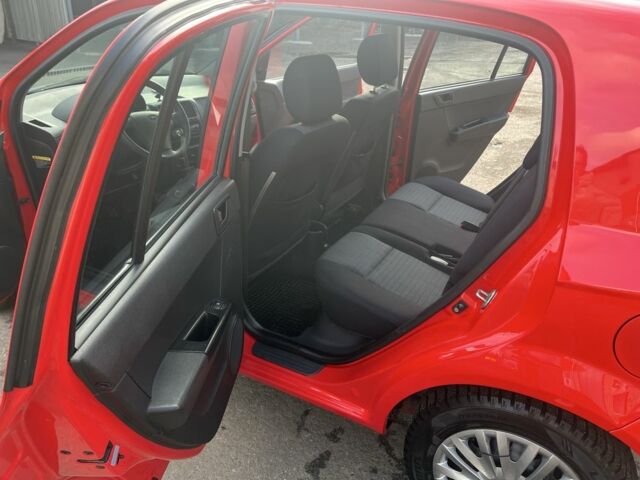 Червоний Хендай Гетц, об'ємом двигуна 1.1 л та пробігом 174 тис. км за 3900 $, фото 4 на Automoto.ua