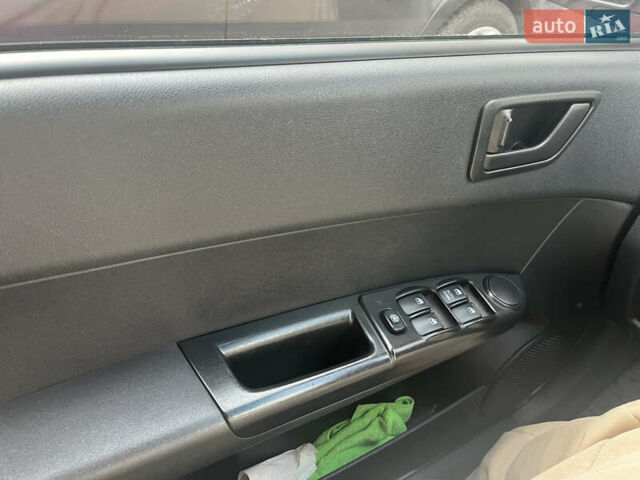 Червоний Хендай Гетц, об'ємом двигуна 1.09 л та пробігом 174 тис. км за 3900 $, фото 38 на Automoto.ua