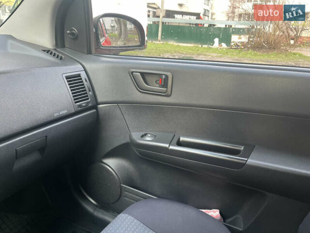 Червоний Хендай Гетц, об'ємом двигуна 1.09 л та пробігом 174 тис. км за 3900 $, фото 37 на Automoto.ua