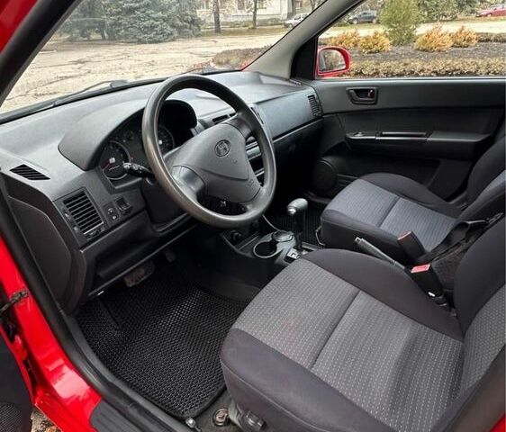 Червоний Хендай Гетц, об'ємом двигуна 1.4 л та пробігом 86 тис. км за 6700 $, фото 4 на Automoto.ua