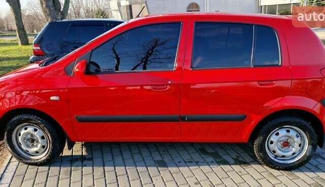 Червоний Хендай Гетц, об'ємом двигуна 1.6 л та пробігом 122 тис. км за 6900 $, фото 3 на Automoto.ua