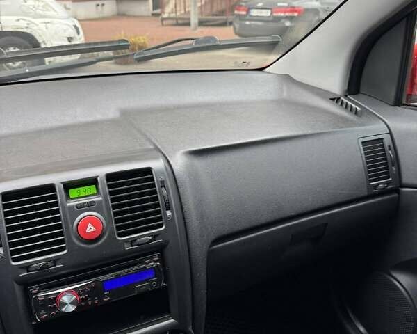 Красный Хендай Гетц, объемом двигателя 1.4 л и пробегом 179 тыс. км за 6700 $, фото 6 на Automoto.ua