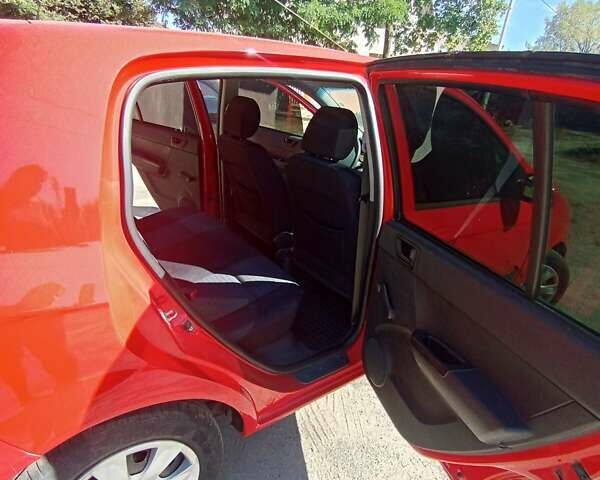 Червоний Хендай Гетц, об'ємом двигуна 1.4 л та пробігом 70 тис. км за 6000 $, фото 5 на Automoto.ua