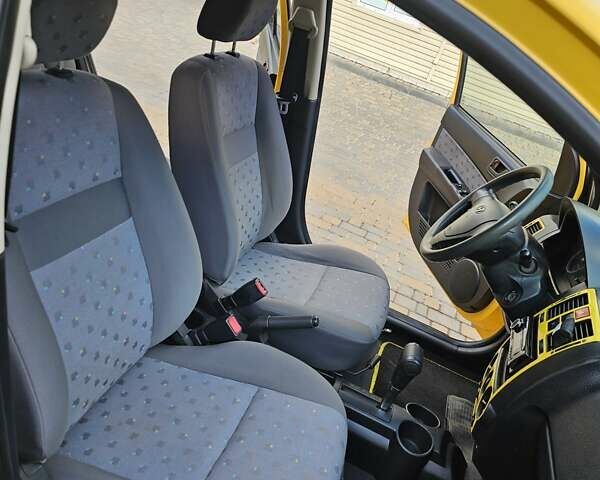 Желтый Хендай Гетц, объемом двигателя 1.34 л и пробегом 180 тыс. км за 5200 $, фото 13 на Automoto.ua