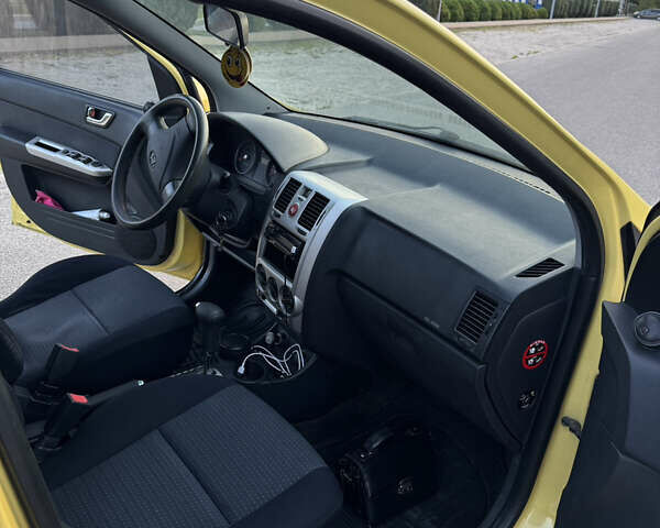 Желтый Хендай Гетц, объемом двигателя 1.4 л и пробегом 203 тыс. км за 5200 $, фото 21 на Automoto.ua