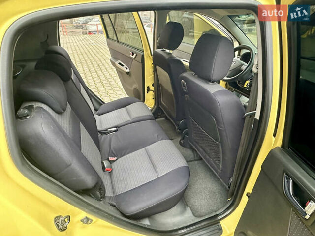 Желтый Хендай Гетц, объемом двигателя 1.4 л и пробегом 170 тыс. км за 4900 $, фото 23 на Automoto.ua