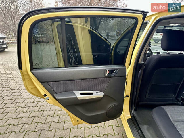 Желтый Хендай Гетц, объемом двигателя 1.4 л и пробегом 170 тыс. км за 4900 $, фото 22 на Automoto.ua