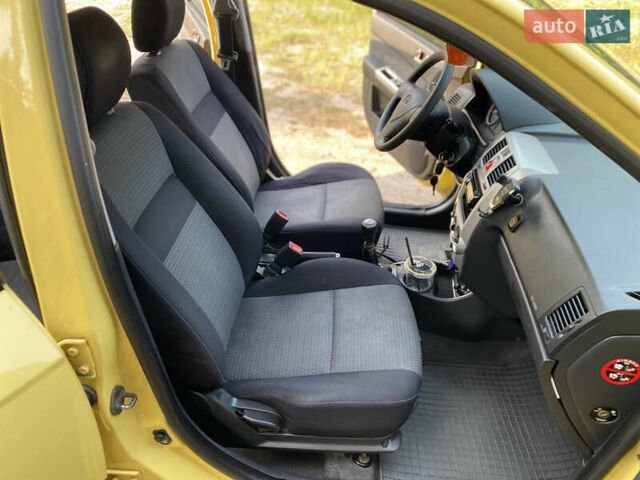 Жовтий Хендай Гетц, об'ємом двигуна 1.4 л та пробігом 202 тис. км за 3700 $, фото 18 на Automoto.ua