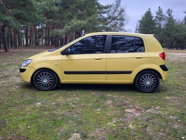 Желтый Хендай Гетц, объемом двигателя 1.4 л и пробегом 198 тыс. км за 5000 $, фото 4 на Automoto.ua