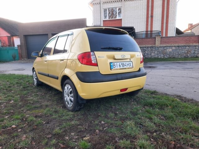 Желтый Хендай Гетц, объемом двигателя 1.4 л и пробегом 250 тыс. км за 3900 $, фото 5 на Automoto.ua