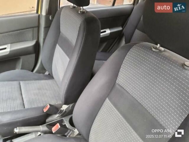 Жовтий Хендай Гетц, об'ємом двигуна 1.4 л та пробігом 137 тис. км за 5200 $, фото 10 на Automoto.ua