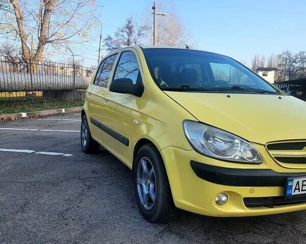 Желтый Хендай Гетц, объемом двигателя 1.4 л и пробегом 218 тыс. км за 4000 $, фото 1 на Automoto.ua