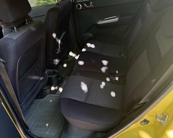 Желтый Хендай Гетц, объемом двигателя 1.4 л и пробегом 173 тыс. км за 4000 $, фото 3 на Automoto.ua